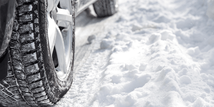 Changement de pneu : devez-vous monter 2 ou 4 pneus hiver ?