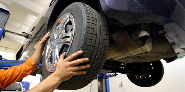 Montage pneu par professionnel