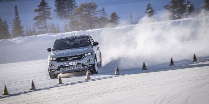 Test pneu SUV compact : Auto Motor und Sport a comparé des pneumatiques hiver avec la Volkswagen T-Roc