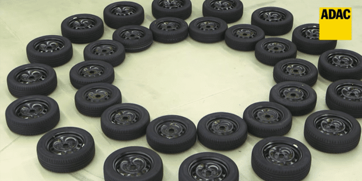 30 pneus été de deux dimensions ont été comparés par l’ADAC
